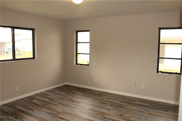 630 SE 13th CT, Cape Coral, FL 33990