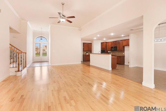 22782 Greencliff Dr, Denham Springs, LA 70726