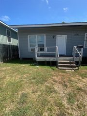 5523 Avenue O 1/2 East, Galveston, TX 77551