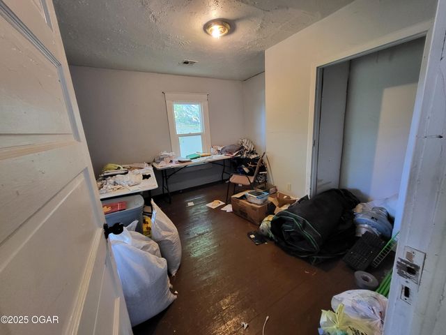 523 N Joplin Avenue, Joplin, MO 64801