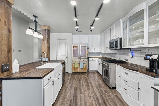 232 Laramie Lane, Desoto, TX 75115