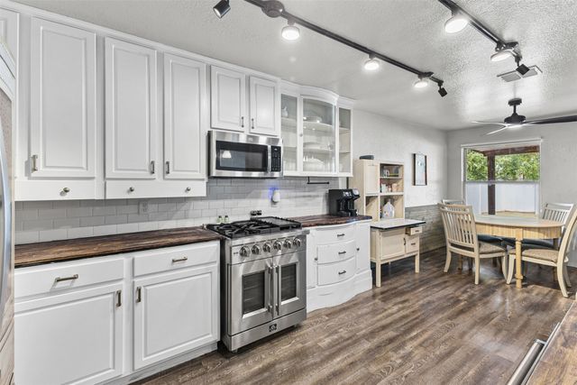 232 Laramie Lane, Desoto, TX 75115