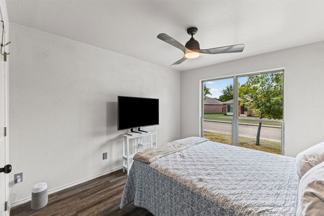 232 Laramie Lane, Desoto, TX 75115