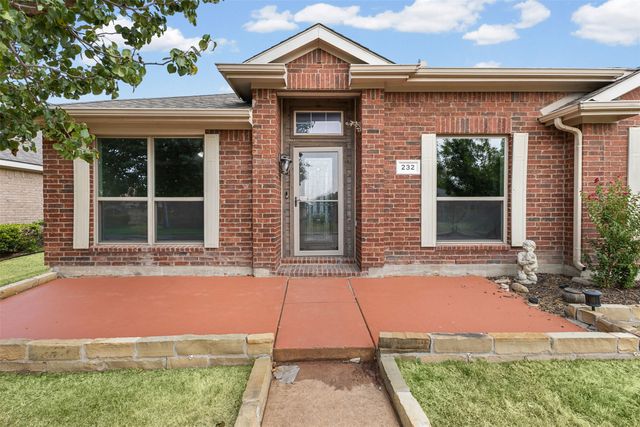 232 Laramie Lane, Desoto, TX 75115