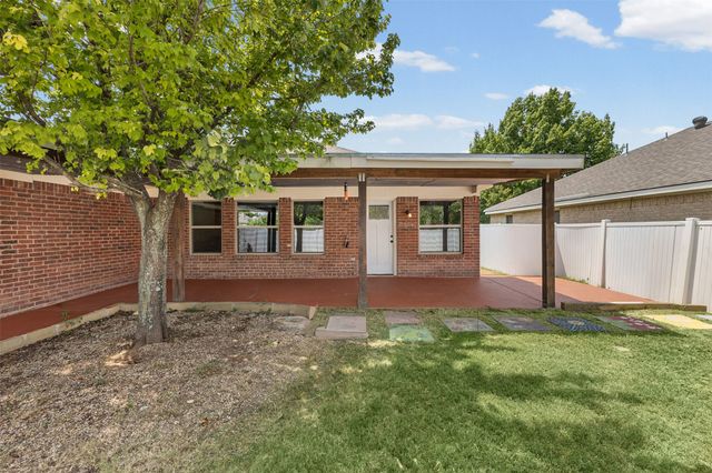 232 Laramie Lane, Desoto, TX 75115