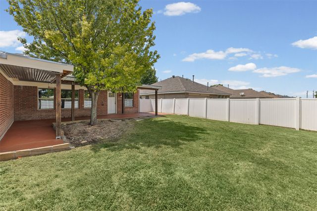 232 Laramie Lane, Desoto, TX 75115