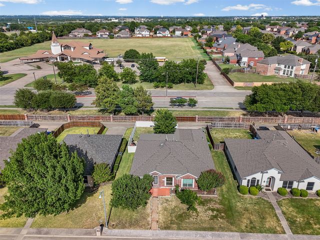 232 Laramie Lane, Desoto, TX 75115