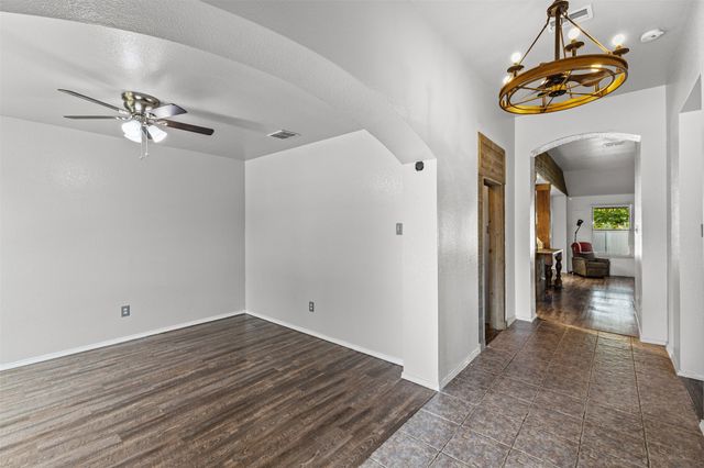 232 Laramie Lane, Desoto, TX 75115