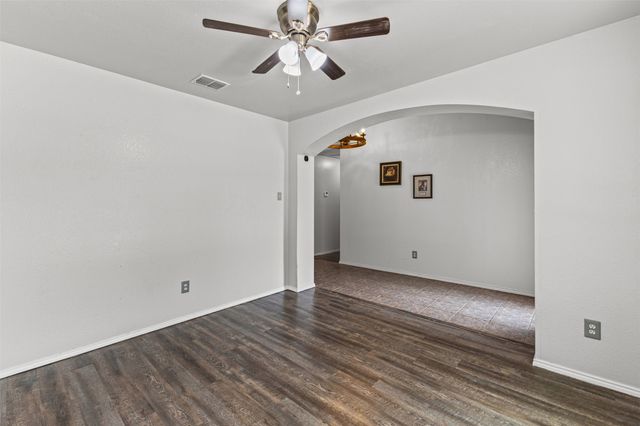 232 Laramie Lane, Desoto, TX 75115