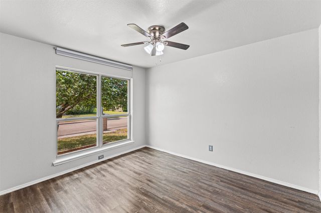 232 Laramie Lane, Desoto, TX 75115