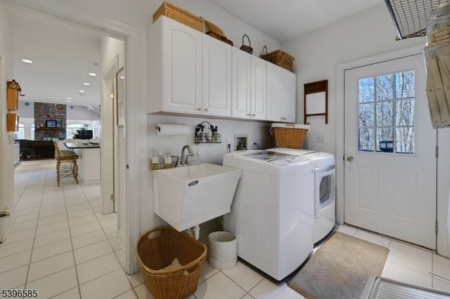 15 Skytop Dr, Denville Twp., NJ 07834