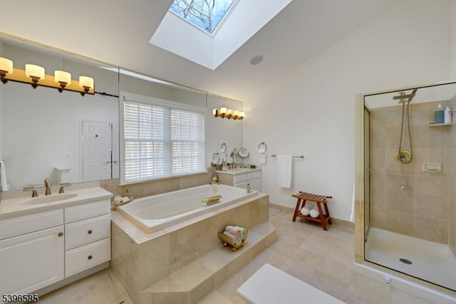 15 Skytop Dr, Denville Twp., NJ 07834