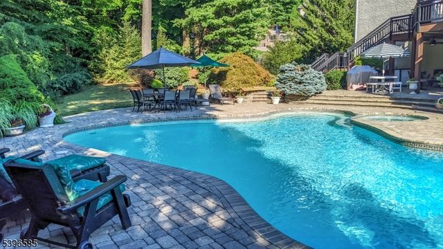 15 Skytop Dr, Denville Twp., NJ 07834