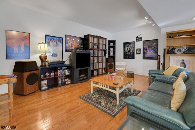 15 Skytop Dr, Denville Twp., NJ 07834