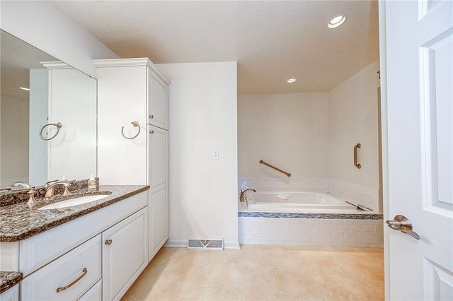 320 N Lakeside Dr, Canonsburg, PA 15317