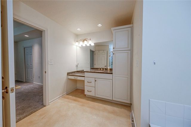 320 N Lakeside Dr, Canonsburg, PA 15317
