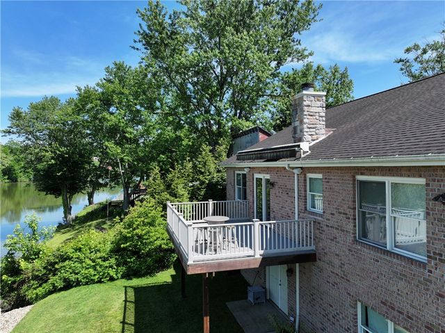 320 N Lakeside Dr, Canonsburg, PA 15317