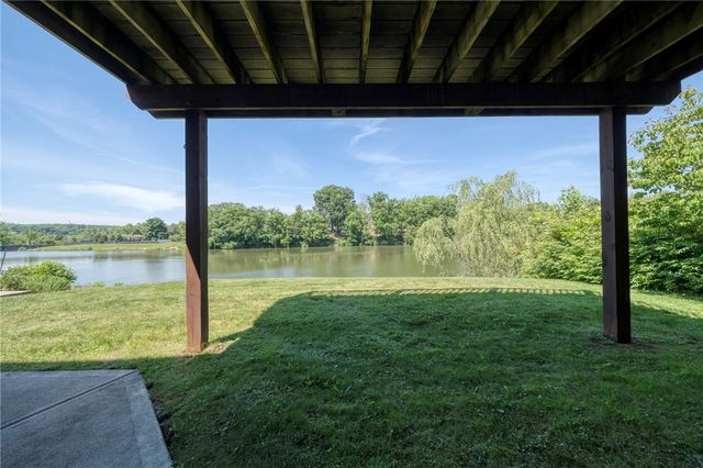 320 N Lakeside Dr, Canonsburg, PA 15317