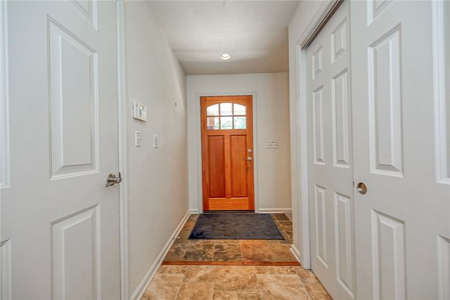 320 N Lakeside Dr, Canonsburg, PA 15317