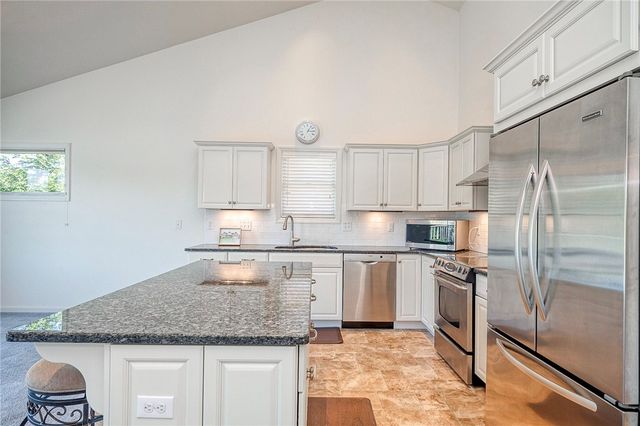 320 N Lakeside Dr, Canonsburg, PA 15317