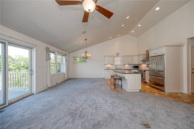 320 N Lakeside Dr, Canonsburg, PA 15317