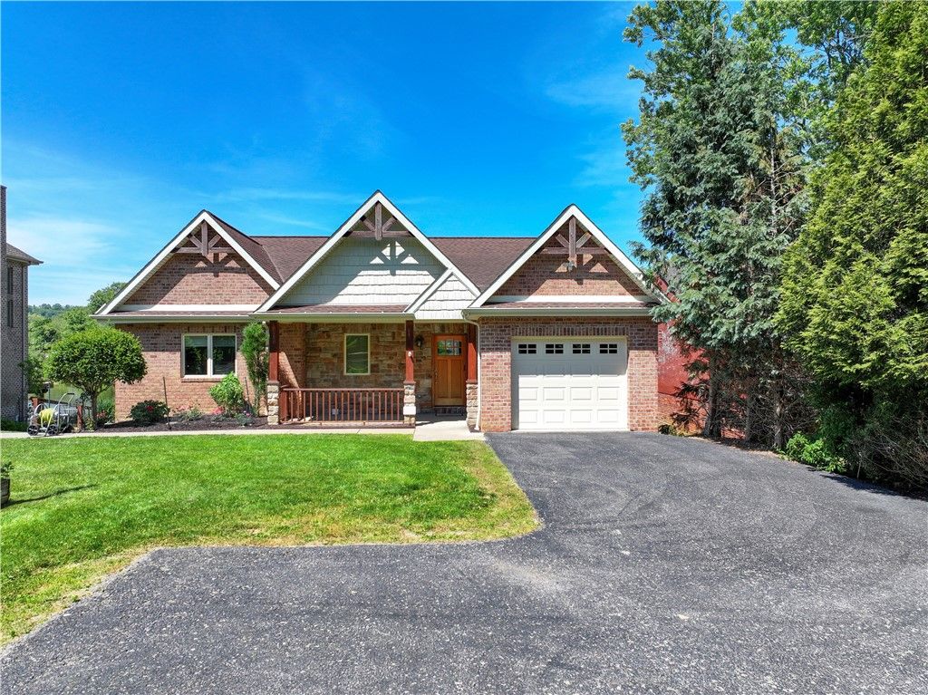 320 N Lakeside Dr, Canonsburg, PA 15317