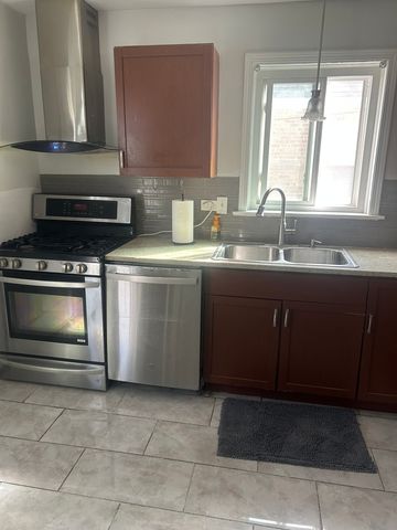 2816 W 85th Street, Chicago, IL 60652