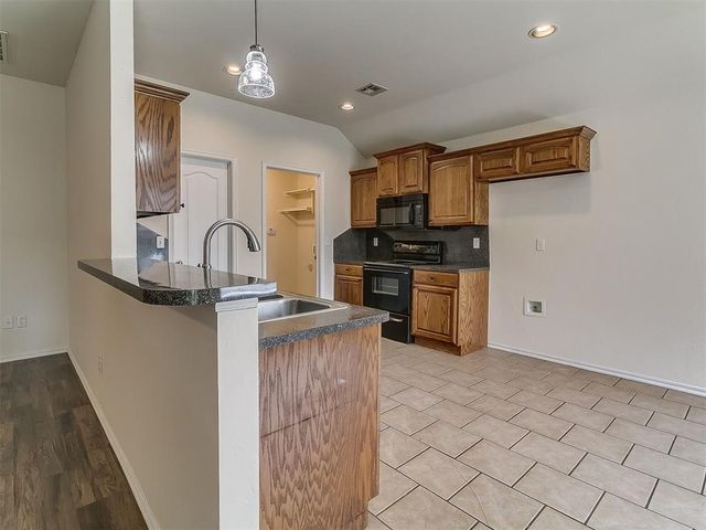 212 John Rausch Lane, Edmond, OK 73003