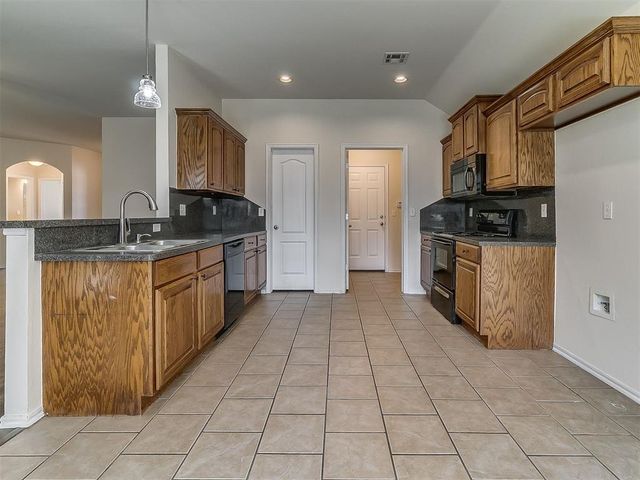 212 John Rausch Lane, Edmond, OK 73003