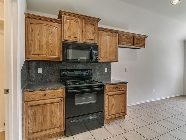 212 John Rausch Lane, Edmond, OK 73003