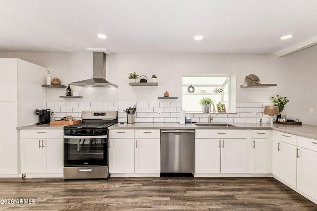 231 LAGUNA Drive E, Litchfield Park, AZ 85340