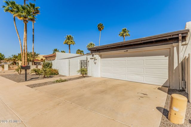231 LAGUNA Drive E, Litchfield Park, AZ 85340