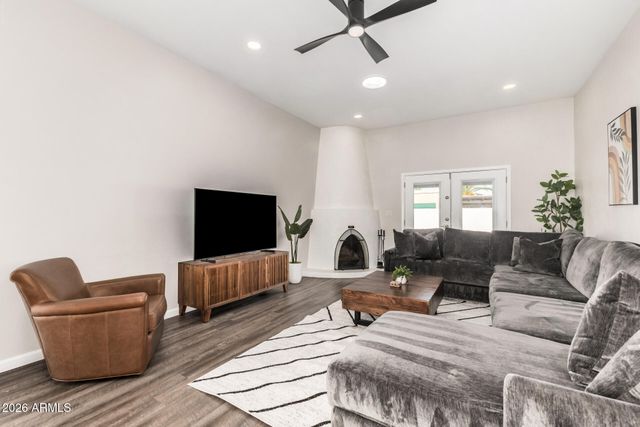 231 LAGUNA Drive E, Litchfield Park, AZ 85340