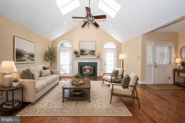 9315 EAGLE VIEW DR, Lafayette Hill, PA 19444