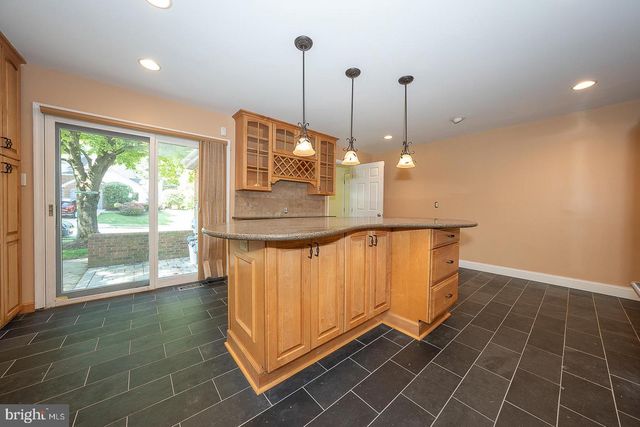 9315 EAGLE VIEW DR, Lafayette Hill, PA 19444