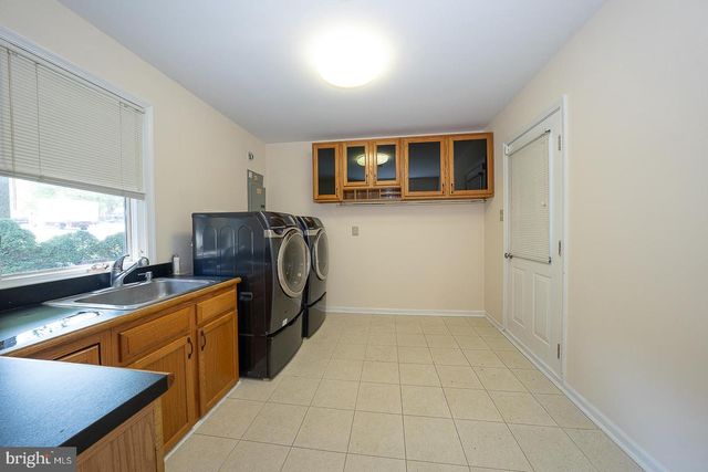 9315 EAGLE VIEW DR, Lafayette Hill, PA 19444