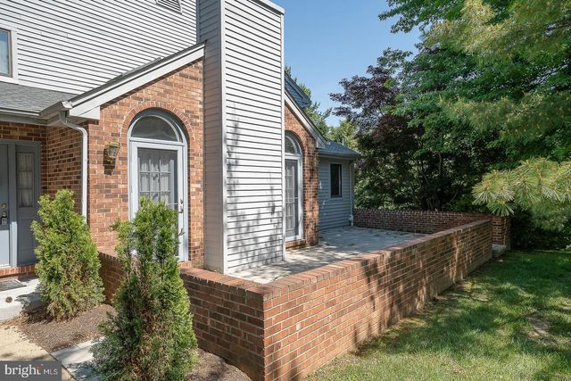 9315 EAGLE VIEW DR, Lafayette Hill, PA 19444