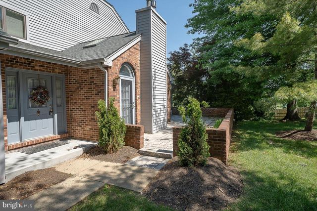 9315 EAGLE VIEW DR, Lafayette Hill, PA 19444