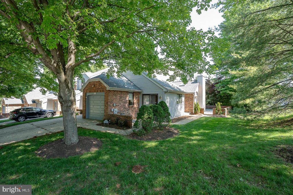 9315 EAGLE VIEW DR, Lafayette Hill, PA 19444