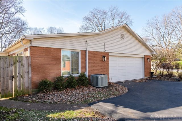 5806 Folkestone Drive, Dayton, OH 45459