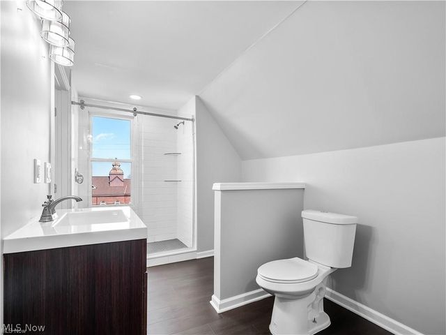6110 W Clinton Avenue 3, Cleveland, OH 44102