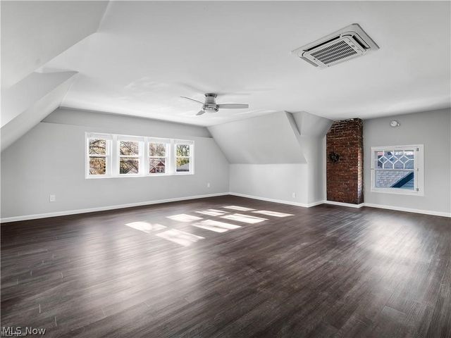 6110 W Clinton Avenue 3, Cleveland, OH 44102