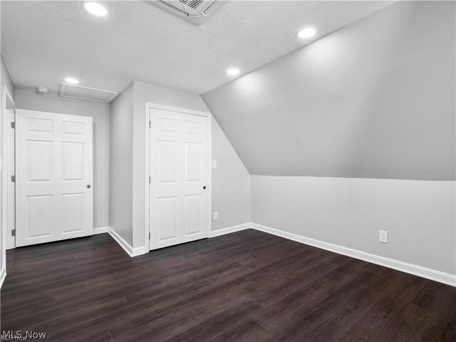 6110 W Clinton Avenue 3, Cleveland, OH 44102