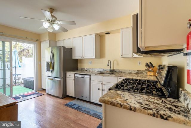 112 TREYMORE CT, Pennington, NJ 08534