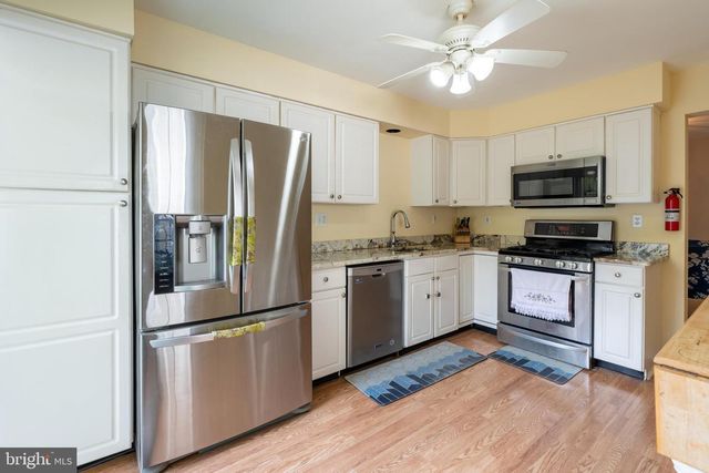 112 TREYMORE CT, Pennington, NJ 08534