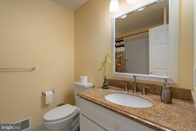 112 TREYMORE CT, Pennington, NJ 08534