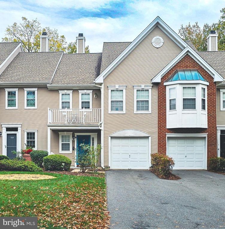 112 TREYMORE CT, Pennington, NJ 08534