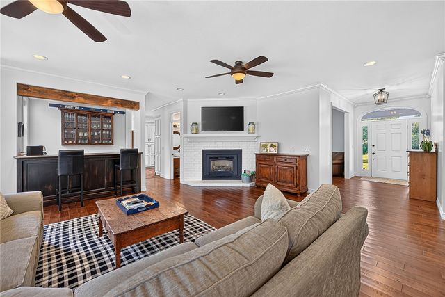 999 Sunbridge Lane, Rogers, AR 72758