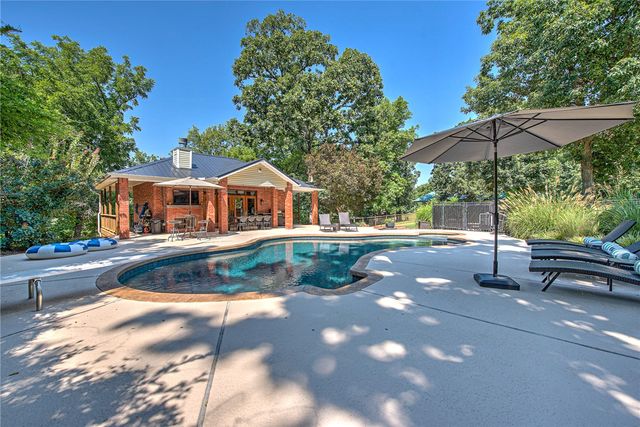 999 Sunbridge Lane, Rogers, AR 72758