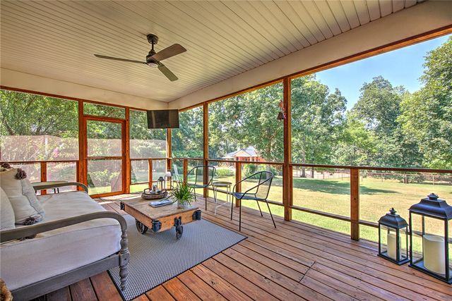 999 Sunbridge Lane, Rogers, AR 72758